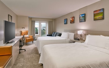 2 Queen Riverview