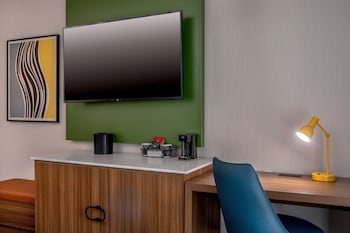 Deluxe Room, 1 King Bed with Sofa bed, Patio (Interior View)