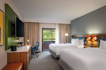 Room, 2 Queen Beds, Accessible (MOBILITY/HEARING TUB)