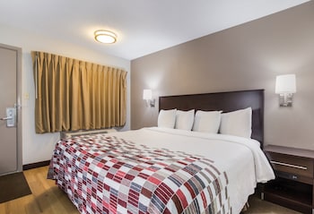 Standard Room, 1 King Bed (Smoke Free)