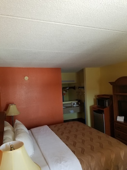 Standard Room, 1 King Bed, Non Smoking