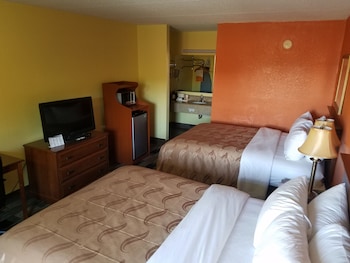 Standard Room, 2 Queen Beds, Non Smoking