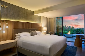 Room, 1 King Bed, Golf View