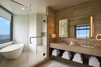 Suite, 1 Bedroom, Ocean View (Balcony)