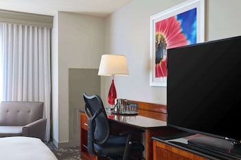 Room, 1 King Bed, Accessible (Hearing)