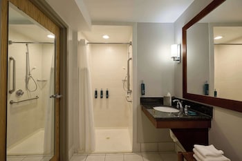 Room, 1 King Bed, Accessible (Mobility, Hearing, Roll-In Shower)