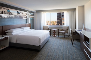 Room, 1 King Bed (Mobility/Hearing Accessible, Tub)