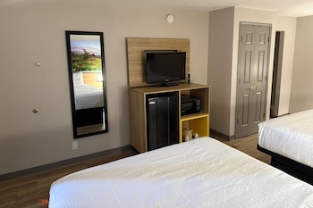 Room, 2 Double Beds, Accessible, Non Smoking (Hearing Accessible/Roll-In Shower)