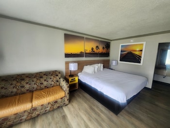Standard Room, 1 King Bed, Smoking