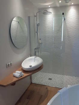 Deluxe Suite, 1 Queen Bed, Non Smoking
