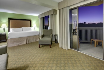 Standard Room, 1 King Bed, Accessible Bathtub (Communications)