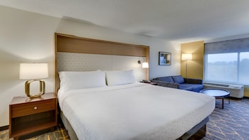 Room, 1 King Bed, Golf View