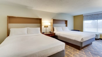 Room, 2 Queen Beds, Golf View