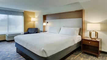Standard Room, 1 King Bed, Accessible Bathtub (Communications)