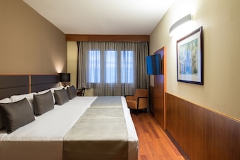 Family Room (2 adults + 2 kids)