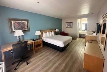 Room, 1 Queen Bed, Accessible, Non Smoking (Mobility/Hearing Impaired)