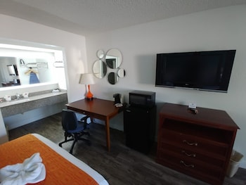 Room, 2 Queen Beds, Accessible, Non Smoking