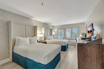 Superior Room, 2 Double Beds, Balcony, Courtyard View (Standard with Two Double Beds, Privat)