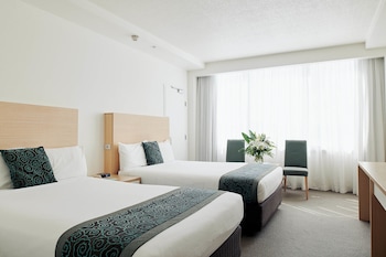 Deluxe Twin Ocean Room