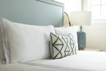 Superior Cottage, 1 King Bed