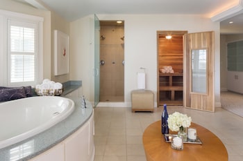 Suite, 2 Queen Beds (Spa)