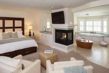 Suite, 1 King Bed (Spa)