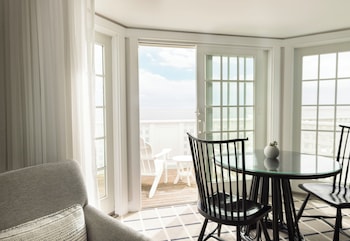 Room, 1 King Bed, Ocean View (Cottage)