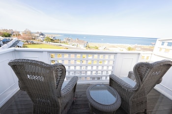 Ocean View Main Inn Suite