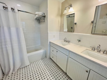 Room, 2 Queen Beds (Beach House)