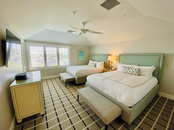 Suite, 2 Queen Beds, Ocean View (Master)