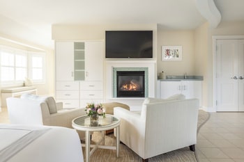 Suite, 1 King Bed (Spa)