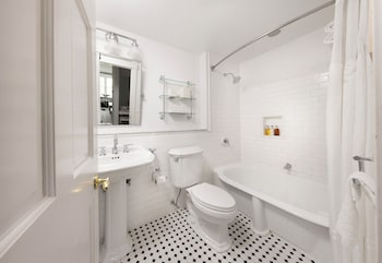 Deluxe Room, 2 Queen Beds (Cottage)