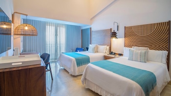 Club Room, 2 Double Beds, Non Smoking (Fiesta)