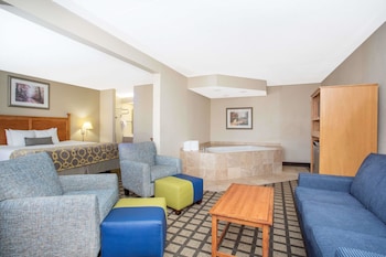 Suite, 1 King Bed with Sofa bed, Jetted Tub
