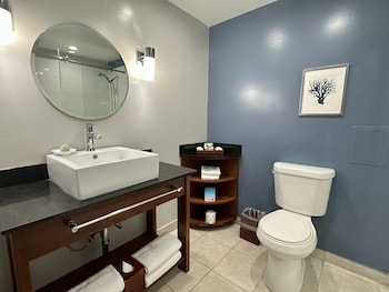 Deluxe Room, 1 King Bed with Sofa bed, Balcony
