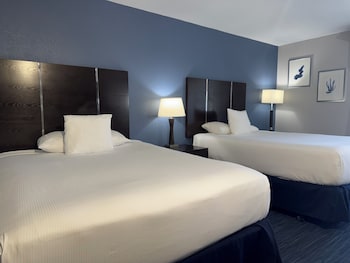 Deluxe, 2 Queen Beds, Balcony