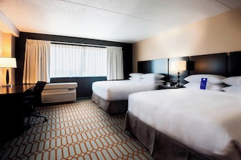 Suite, Multiple Beds, Pool View
