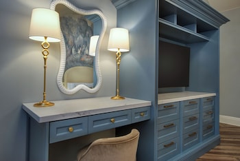 Deluxe Room - Club Level