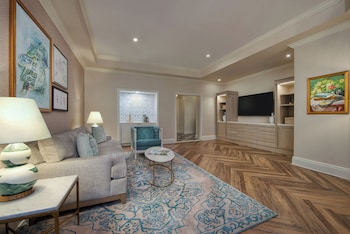 Victorian Suite - Club Level