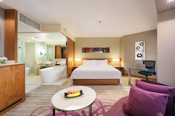 Deluxe Suite, 1 King Bed