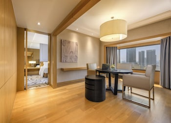 Presidential Suite (Presidential Suite)