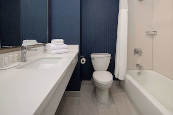Room, 2 Queen Beds (Hearing Accessible)