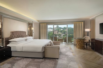 Presidential Suite, 1 King Bed (Balcony)