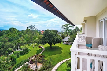 Club Room, 1 King Bed, Balcony, Tower (Tower)