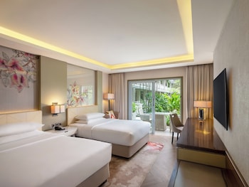 Deluxe Room, Pool Access