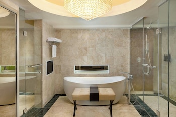Presidential Suite, 1 King Bed (Balcony)