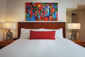Mailani Tower Ocean Suite 1 Bedroom, Mobility/Hearing Accessible, Oceanfront