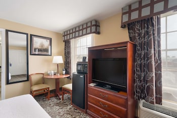 Standard Room, 2 Queen Beds, Accessible, Bathtub