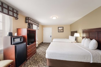 Standard Room, 2 Queen Beds, Accessible, Bathtub