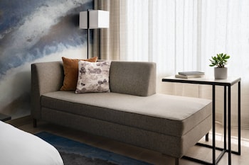 Room, 1 King Bed (Mobility Accessible, Roll-in Shower)